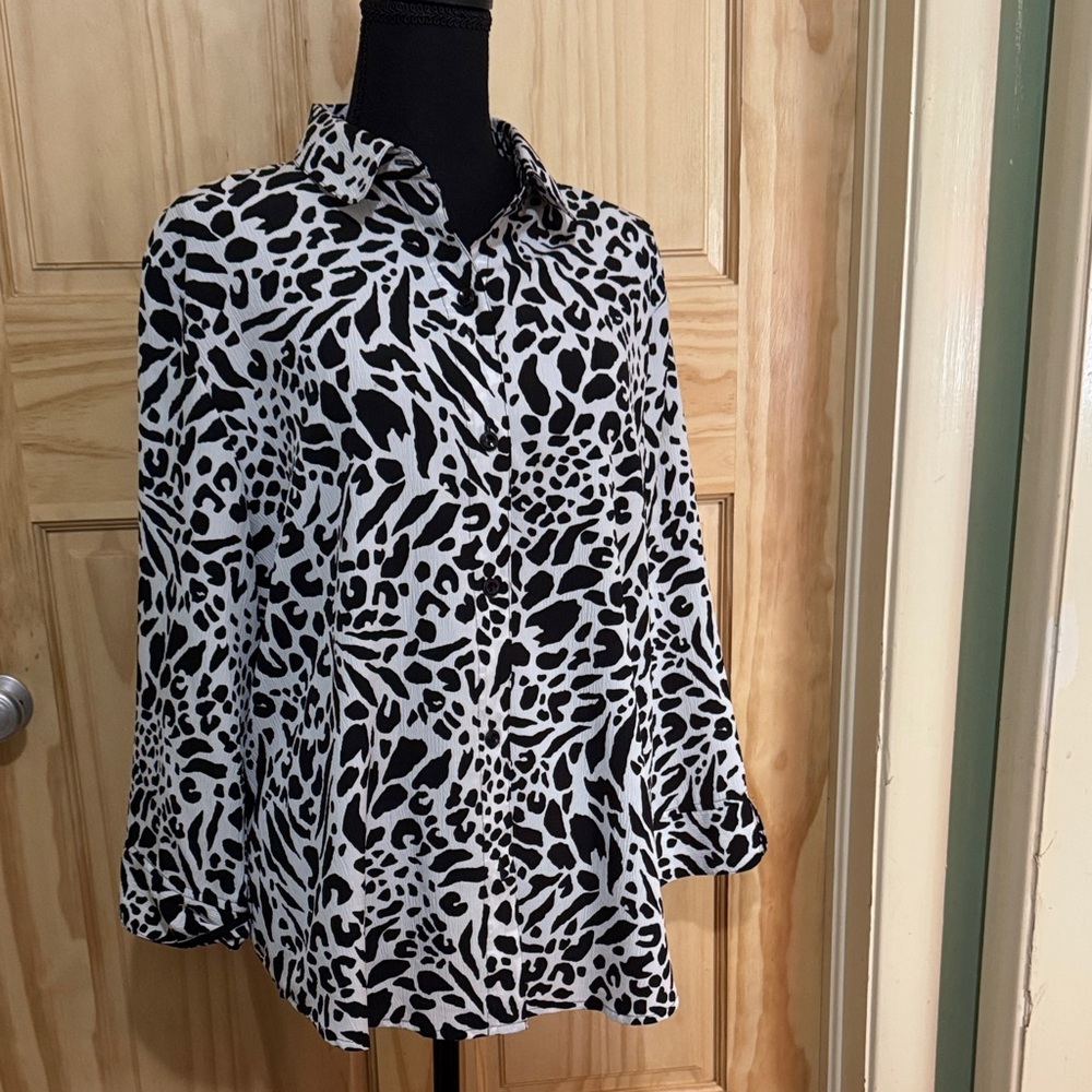 Alfred Dunner Black and White Animal Patterned Button Down Shirt